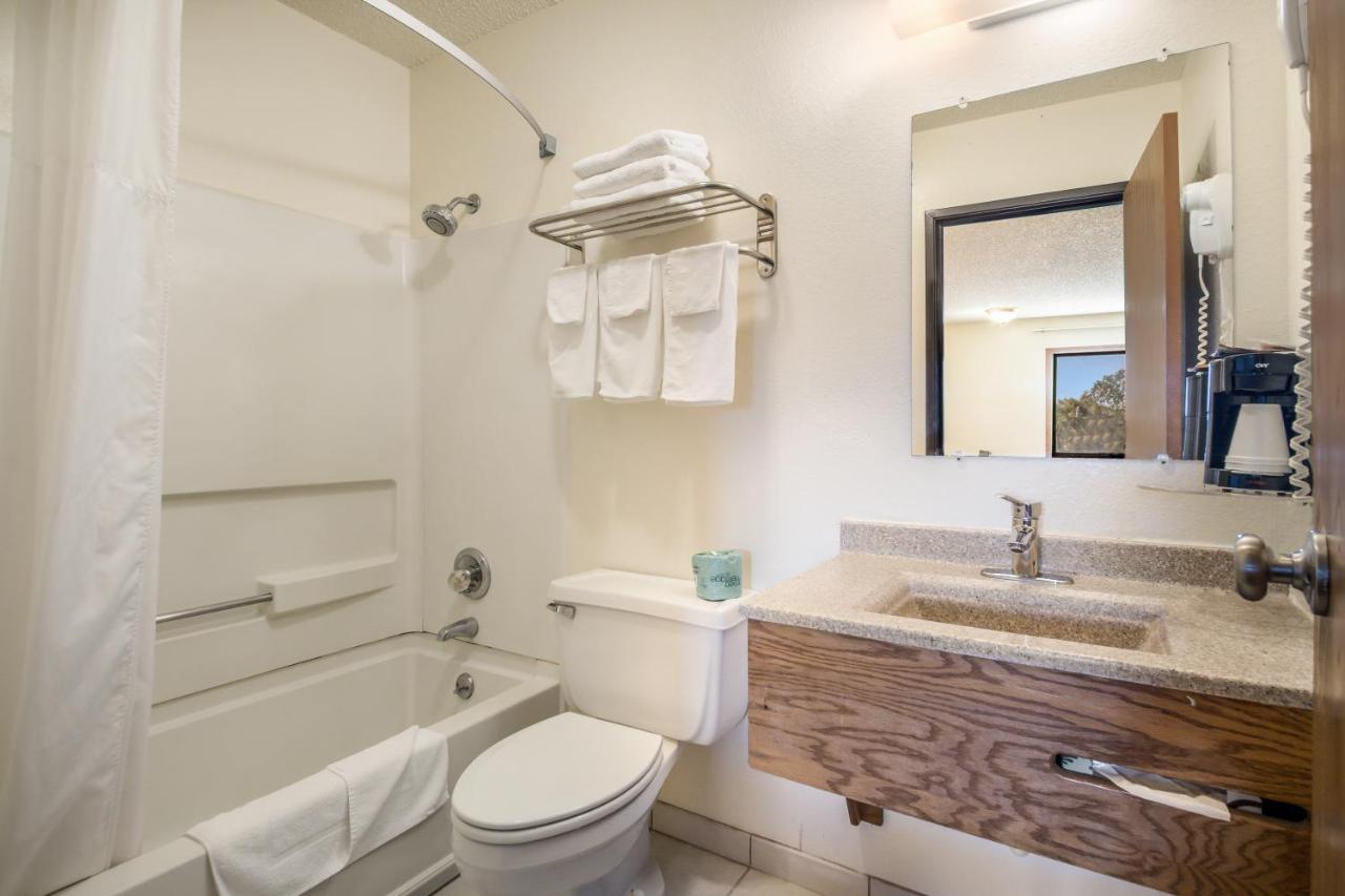 Americas Best Value Inn & Suites Harrisonville Eksteriør billede