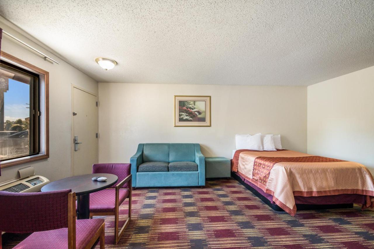 Americas Best Value Inn & Suites Harrisonville Eksteriør billede
