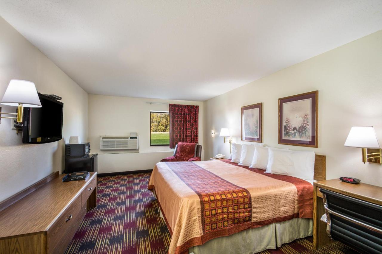 Americas Best Value Inn & Suites Harrisonville Eksteriør billede
